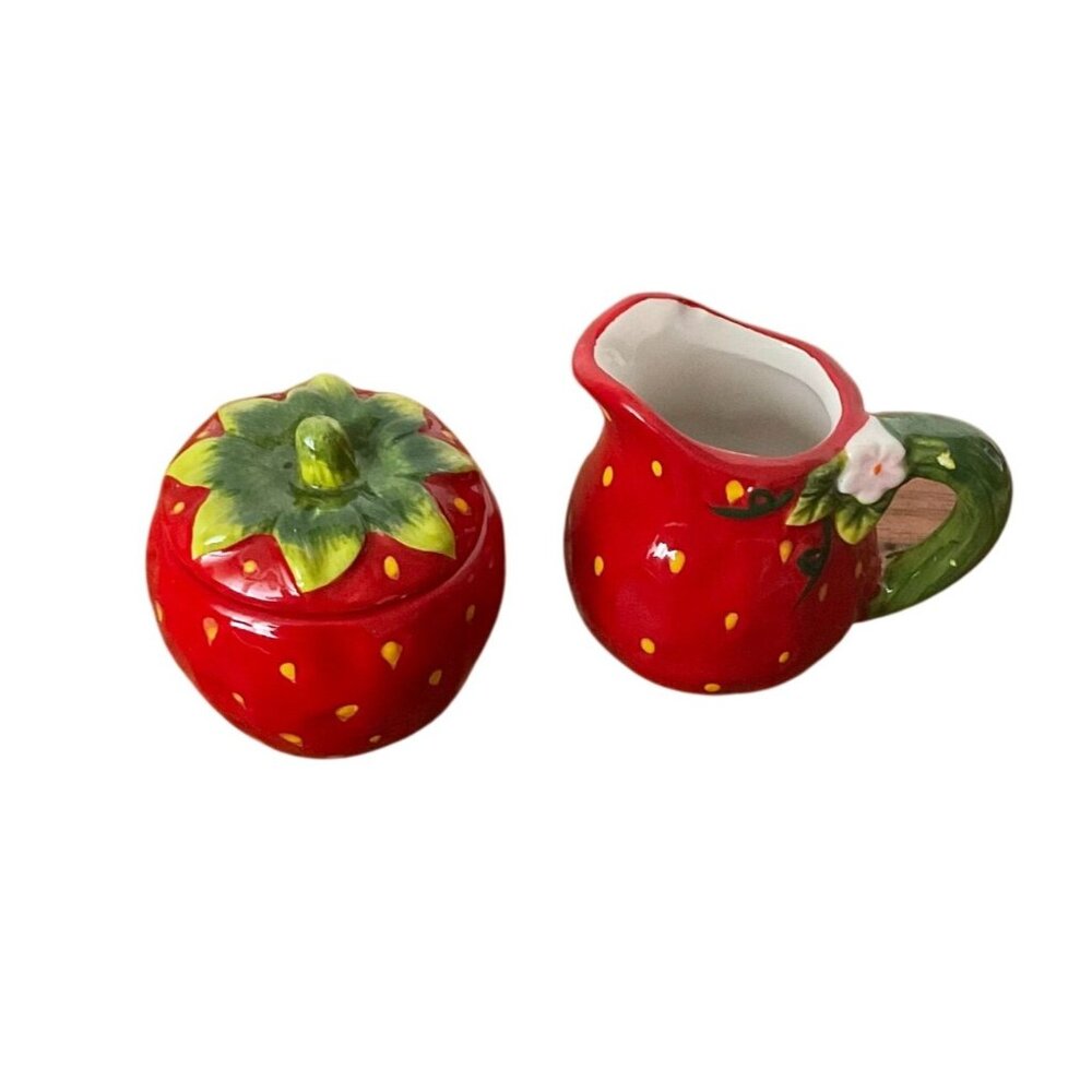 Strawberry Tea Set Ceramic Hand Painted Pot Cups Saucers Kitsch Cottagecore - Picture 7 of 14